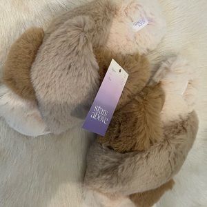 STARS ABOVE Furry Slippers, M 7/8